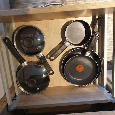 Apartament Comfortable Ground Floor Studio Apartment.